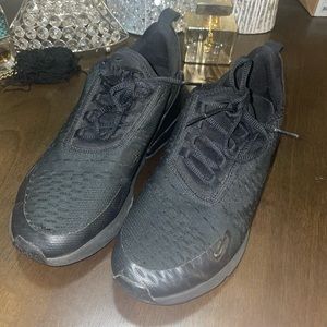Black Nike AirMax women’s size 7 sneakers